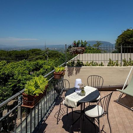 App. Con Terrazza Panoramica In Centro-Montefalco Exterior foto
