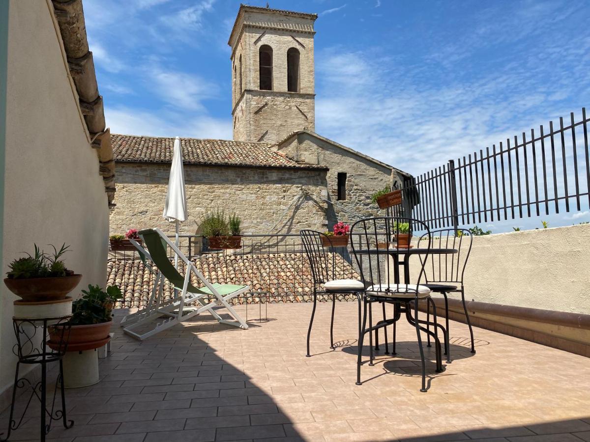 App. Con Terrazza Panoramica In Centro-Montefalco Exterior foto